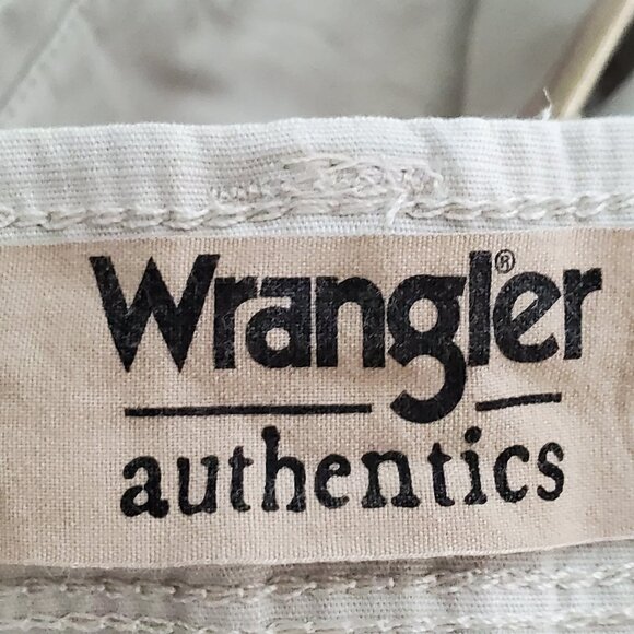 Wrangler Authentics Men's Tan Khaki Cargo Shorts NEW NWT Size 50 - Picture 11 of 14